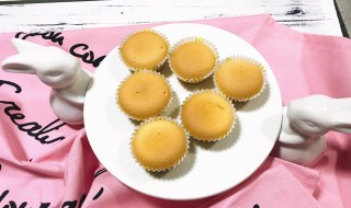 椰香戚风纸杯蛋糕（椰子味戚风蛋糕）