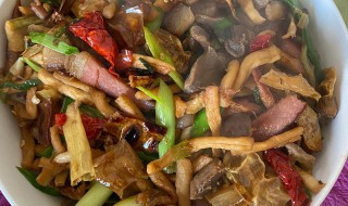 鸡胗炖干蘑 鸡炖干蘑菇的做法