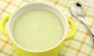 蔬菜鸡汤米糊 青菜鸡肉米糊