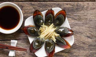 凉拌皮蛋最简单方法（松花皮蛋怎么凉拌好吃）