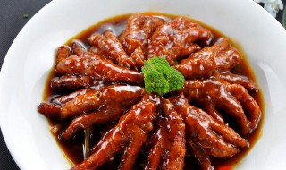 红烧鸡爪子怎么做不辣（怎样做红烧鸡爪子好吃）