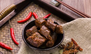 鸭脖怎么做不硬（鸭脖怎么做不硬又好吃）