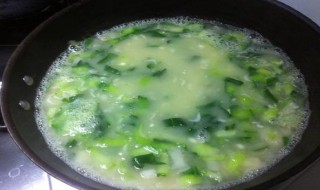 油菜鱼尾汤 油菜鲫鱼汤