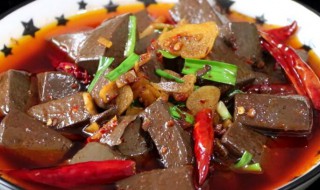 鸭血的制作方法(鸭血的制作方法和材料)