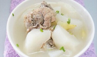 白萝卜鸡骨汤怎么做(鸡骨头白萝卜汤)