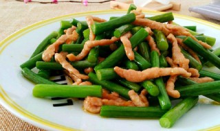 肉烧蒜苔怎么做（肉烧蒜苔怎么做才好吃）