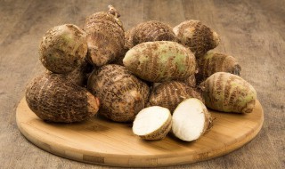 红闷芋儿小排骨(芋儿红烧排骨的家常做法)