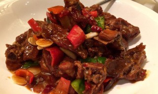 酱爆鸭架的做法和配方 酱爆鸭架的正宗做法