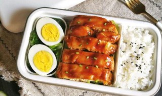 香酥鸡腿便当的详细做法（香酥鸡腿便当的详细做法窍门）