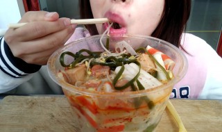 请人吃麻辣烫是什么梗