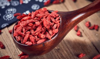 白茶能和枸杞一起泡着喝吗 白茶能和枸杞一起泡水喝吗