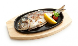 清蒸柠檬鱼做法（清蒸柠檬鱼做法视频）