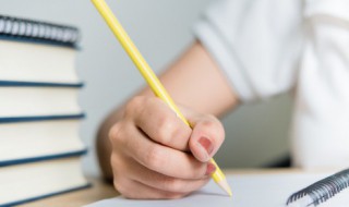 今天好冷的朋友圈说说 今天好冷的朋友圈说说美女