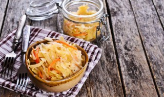 酸菜炒粉条做法（酸菜炒粉条怎样做好吃）