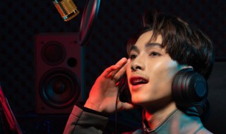 曾梦想仗剑走天涯歌词 曾梦想仗剑走天涯歌词是什么歌曲