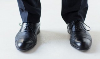 穿皮鞋的好处和坏处（穿皮鞋的好处和坏处图片）