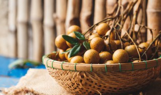 新鲜龙眼外面发霉还能吃吗(新鲜龙眼外面发霉还能吃吗有毒吗)