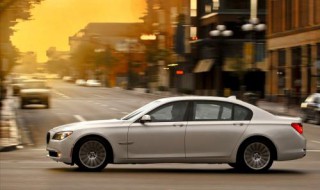 宝马750v8加几升机油（8缸宝马750机油加几升）