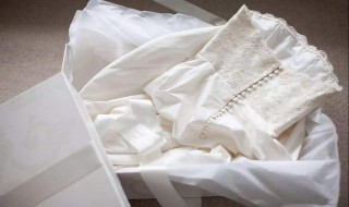 白色衣服用84泡后变黄怎么办(白色衣服用84泡多久效果最好)