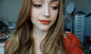 唇釉怎么涂不沾杯 唇釉怎么涂不沾杯子