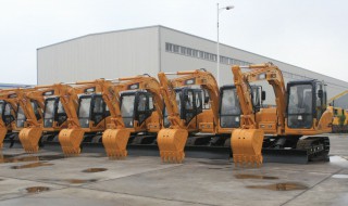 雷沃挖掘机油箱进水怎么办（雷沃挖掘机油箱进水怎么办啊）