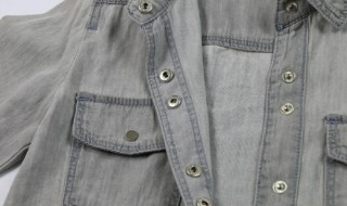 灰色牛仔衣里面穿什么 灰色牛仔衣内搭