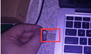 苹果电脑可以插u盘吗?（苹果电脑能插u盘吗?）
