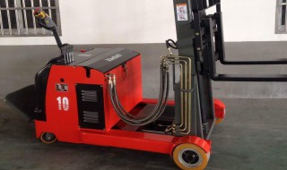 怎么操作电动叉车（怎么操作电动叉车视频教程）