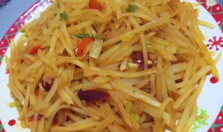 做家常土豆丝的具体步骤（家庭土豆丝做法）