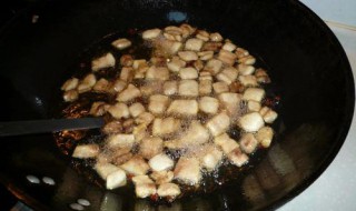 炼制猪油的做法步骤（炼制猪油的方法）