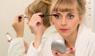 淡妆分别有哪些步骤（淡妆的化妆方法）