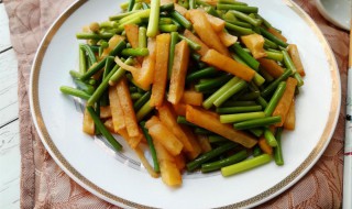 蒜苔土豆步骤（蒜苔土豆做法）