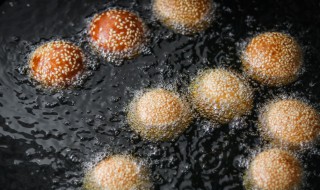 越炸越大的麻团的做法和配方（麻团的炸制方法视频）