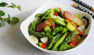 腊肉煨芦笋步骤 腊肉炒芦笋有哪些营养