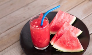 降暑西瓜汁怎么做（西瓜汁最简单的做法）