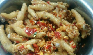 凉拌沙姜鸡爪怎么做（凉拌沙姜鸡爪怎么做才好吃）