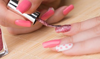 自己做美甲有什么技巧 自己做美甲有什么技巧视频