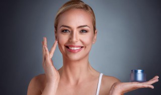 油性肌肤适合韩式护肤步骤吗（油性皮肤适合用韩国什么护肤品）