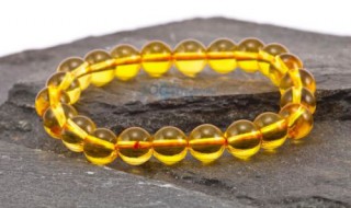 黄水晶手串佩戴方法（黄水晶手串佩戴方法图解）