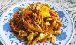 什蔬腊八蒜炒饼（腊八蒜炒什么菜好吃）