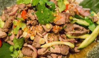 椒盐牛肉蛋皮沙拉 椒盐牛肉粒的做法大全