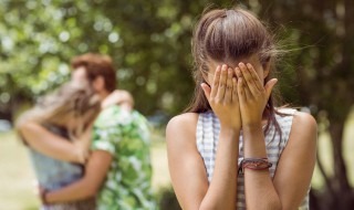 现实感情扎心的语录有哪些（现实感情扎心的语录有哪些呢）