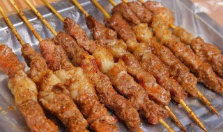 自烤羊肉串（自烤羊肉串的腌制方法）