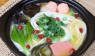 米线里面都放什么菜(米线里面都放什么菜和肉)