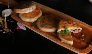 雪菜猪肉馅饼的做法步骤（雪菜肉馅怎么做好吃）