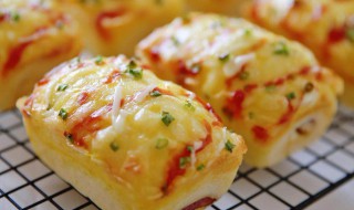 马苏里拉芝士培根面包怎么做好吃 马苏里拉芝士饼干的做法窍门