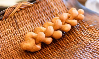 油炸老麻花做法和配方（炸老式麻花的做法和配方）