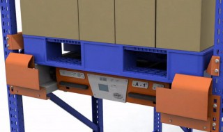 高位叉车上货架的技巧 高位叉车上货架的技巧视频