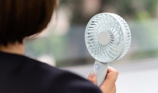 风扇怎么吹比较健康（风扇怎么吹最好）