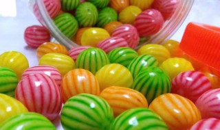 泡泡糖怎么能清洗掉 泡泡糖粘在裤子上怎么去掉